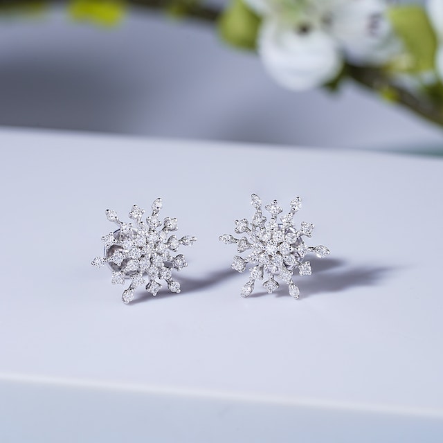 Stunning Diamond Stud Earrings: The Epitome of Elegance and Style